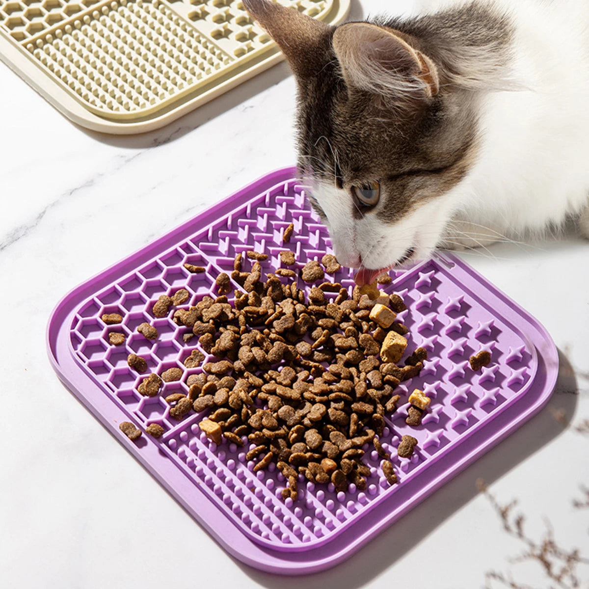 Silicone Cat Lick Mat — Slow Feeder Pad with Suction Cup